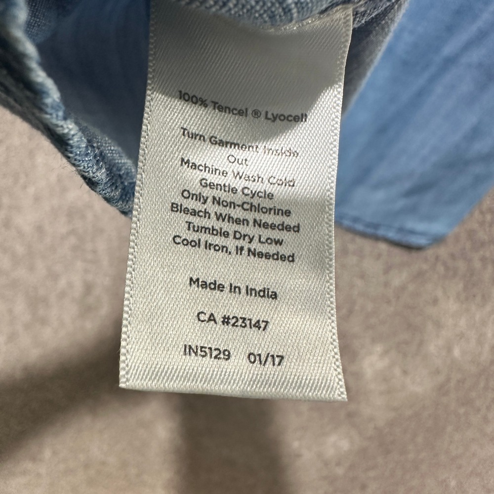 Talbots Blouse Top Sleeveless‎ Denim Chambray Lyocell Ruffle Neck Tank Casual - Picture 10 of 10